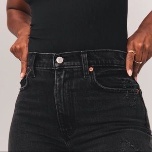 A&F curve love 90s ultra high rise straight jeans (black washed)